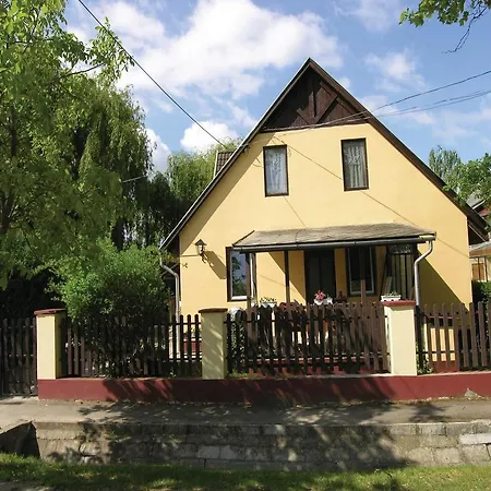 Holiday Vadvirag Utca-siofok-kiliti Nyaraló Siófok